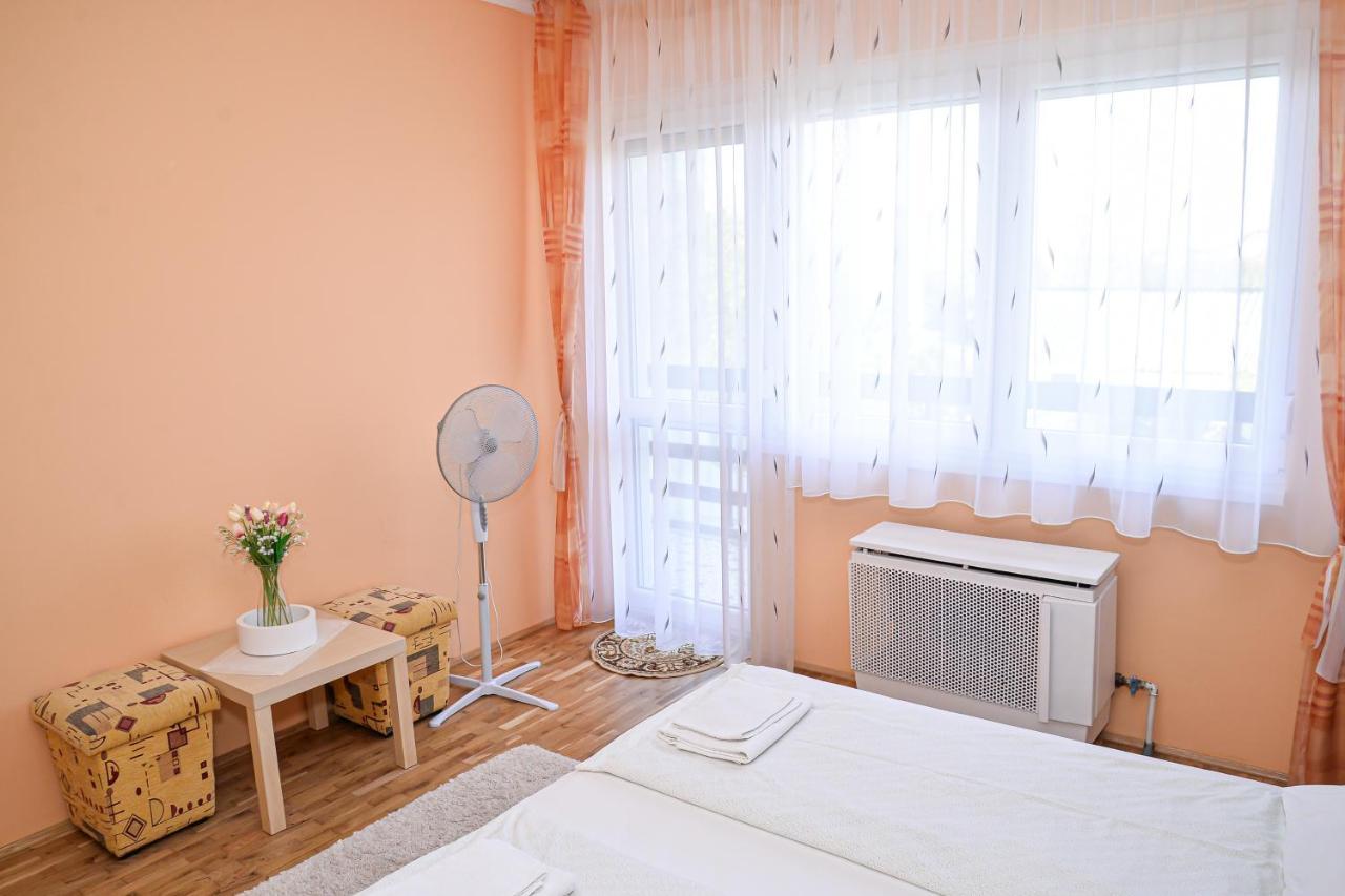 Lilla Vendeghaz Villa Hajduszoboszlo Luaran gambar