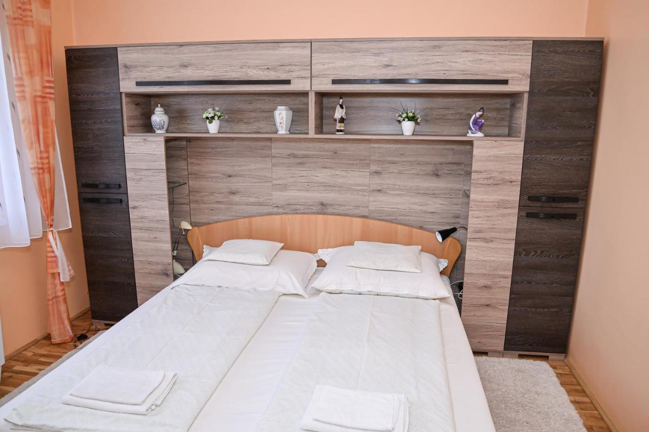 Lilla Vendeghaz Villa Hajduszoboszlo Luaran gambar