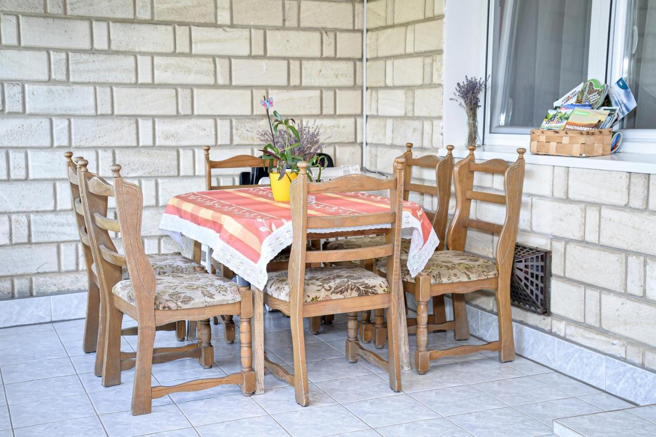Lilla Vendeghaz Villa Hajduszoboszlo Luaran gambar